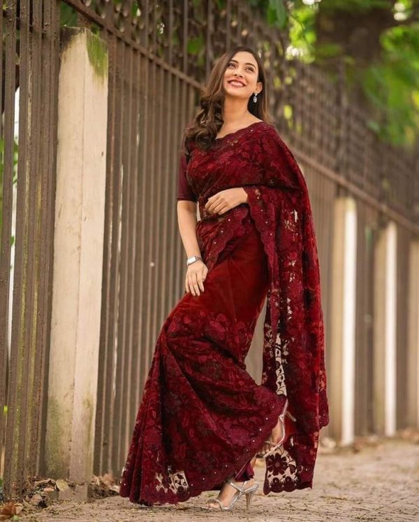 প্রিমিয়াম অর্গানজা ফ্যাব্রিক এমব্রয়ডারি করা পার্টি শাড়ি