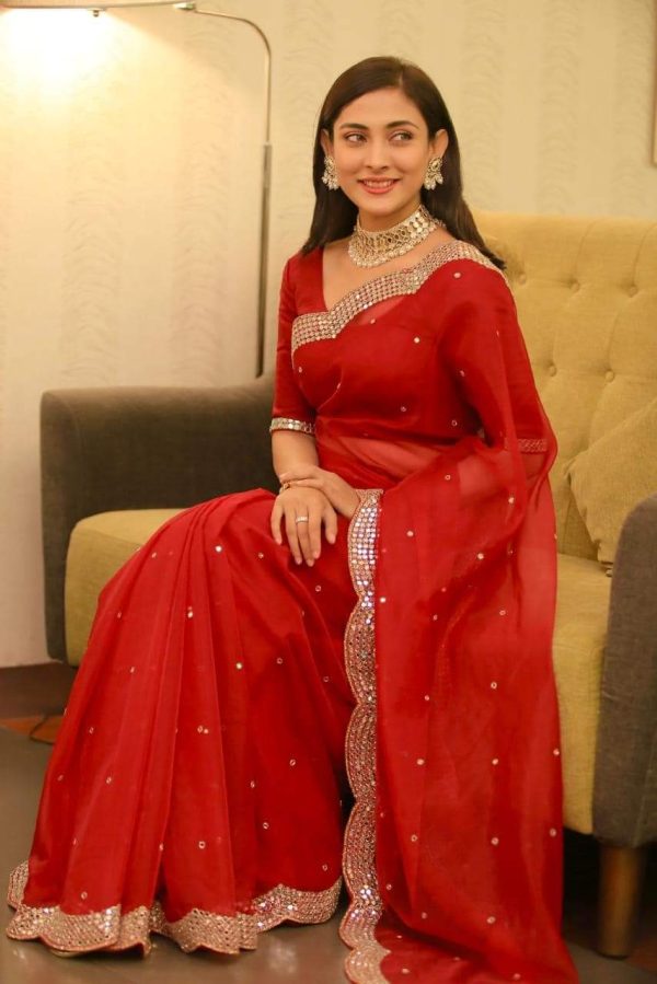 এক্সক্লুসিভ ওয়েটলেস জর্জেট এমব্রয়ডারি করা পার্টি শাড়ি