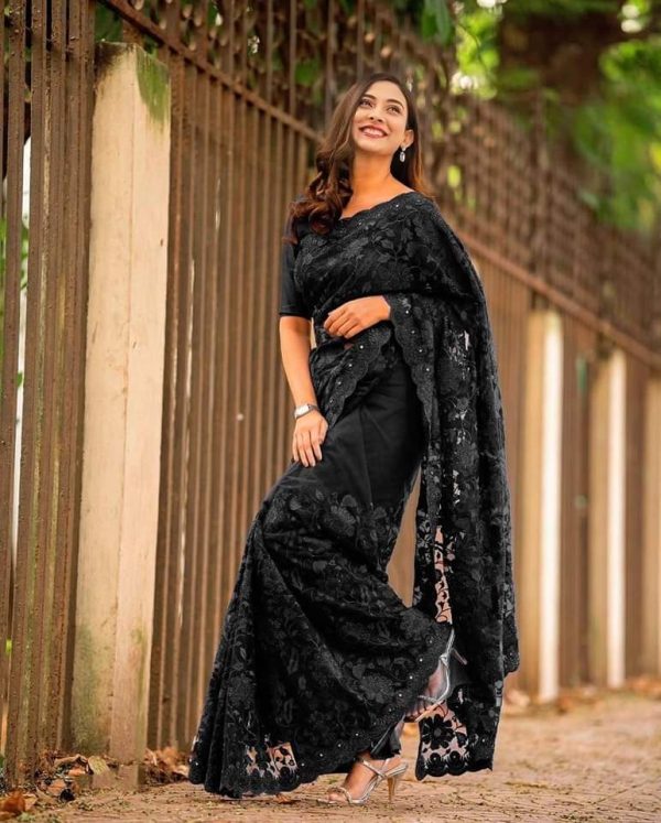 প্রিমিয়াম অর্গানজা ফ্যাব্রিক এমব্রয়ডারি করা পার্টি শাড়ি