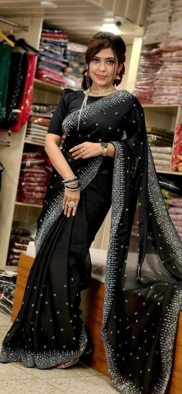 অরিজিনাল বিচিত্রা সিল্ক  ফেব্রিক এমব্রয়ডারি করা শাড়ি