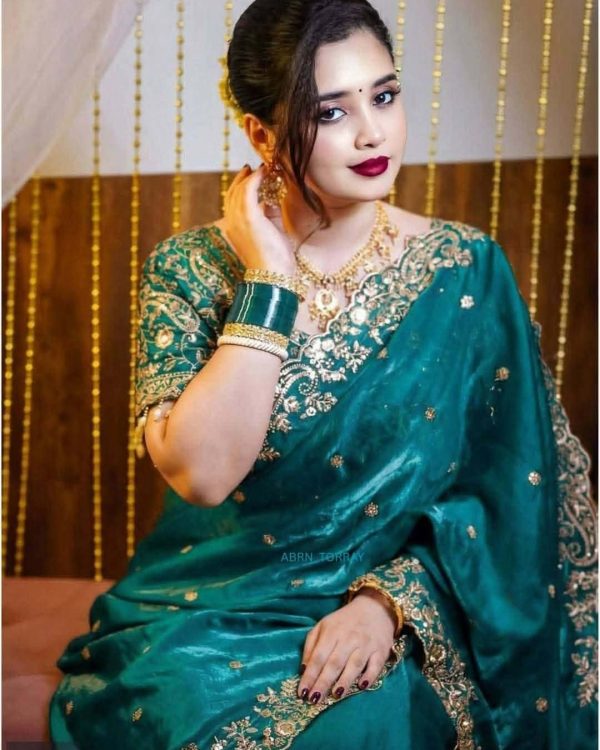 অরজিনাল জিম্মিচু কার্টওয়ার্ক এমব্রয়ডারি ও সিকুয়েন্স পার্টি শাড়ি